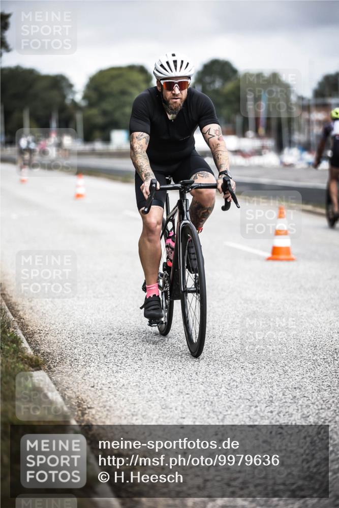 16.08.2026 - KN Förde Triathlon 2026 H.Heesch http://msf.ph/oto/9979636 16.08.2026 11:36:18 Radfahren 334, 409, 421 meine-sportfotos.de