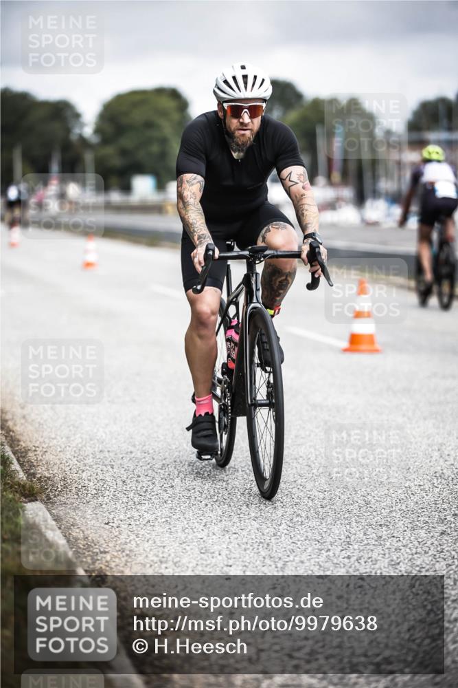 16.08.2026 - KN Förde Triathlon 2026 H.Heesch http://msf.ph/oto/9979638 16.08.2026 11:36:18 Radfahren 334, 409, 421 meine-sportfotos.de