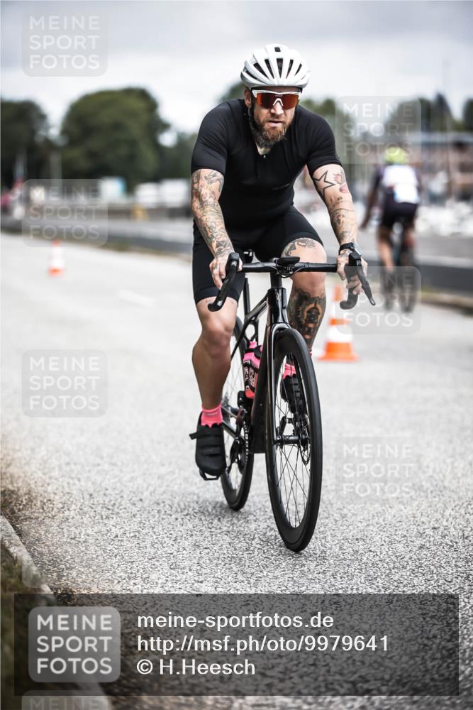 16.08.2026 - KN Förde Triathlon 2026 H.Heesch http://msf.ph/oto/9979641 16.08.2026 11:36:18 Radfahren 334, 409, 421 meine-sportfotos.de