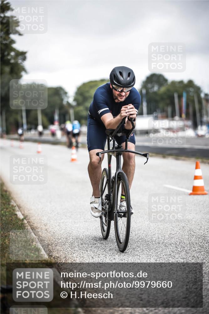 16.08.2026 - KN Förde Triathlon 2026 H.Heesch http://msf.ph/oto/9979660 16.08.2026 11:36:23 Radfahren 334, 409 meine-sportfotos.de