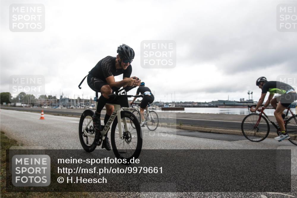 16.08.2026 - KN Förde Triathlon 2026 H.Heesch http://msf.ph/oto/9979661 16.08.2026 11:12:41 Radfahren 323, 395, 407 meine-sportfotos.de