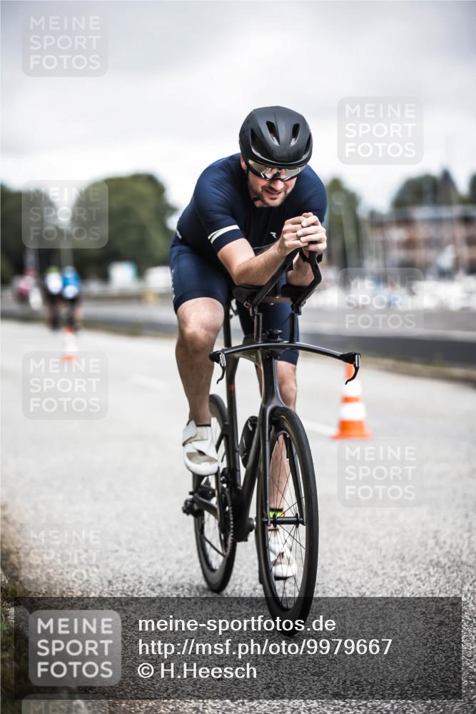 16.08.2026 - KN Förde Triathlon 2026 H.Heesch http://msf.ph/oto/9979667 16.08.2026 11:36:23 Radfahren 334, 409 meine-sportfotos.de