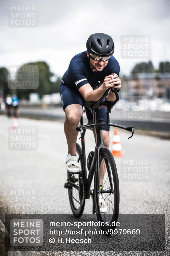 16.08.2026 - KN Förde Triathlon 2026 H.Heesch http://msf.ph/oto/9979669 16.08.2026 11:36:23 Radfahren 334, 409 meine-sportfotos.de