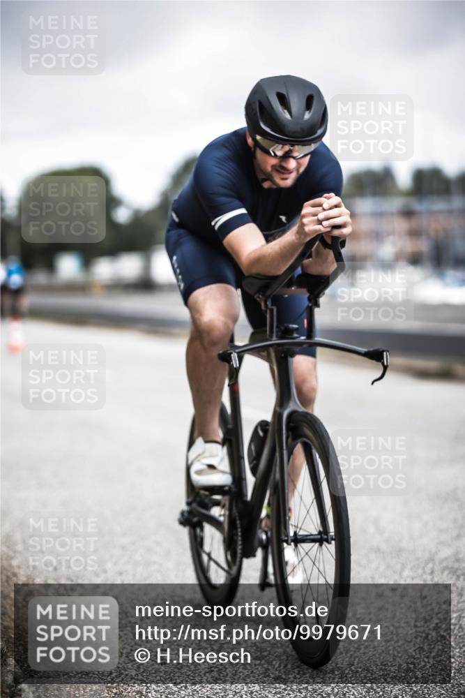16.08.2026 - KN Förde Triathlon 2026 H.Heesch http://msf.ph/oto/9979671 16.08.2026 11:36:23 Radfahren 334, 409 meine-sportfotos.de