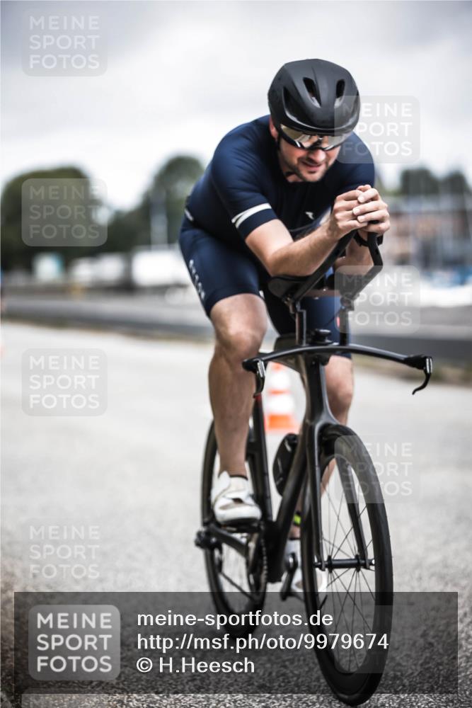 16.08.2026 - KN Förde Triathlon 2026 H.Heesch http://msf.ph/oto/9979674 16.08.2026 11:36:23 Radfahren 334, 409 meine-sportfotos.de