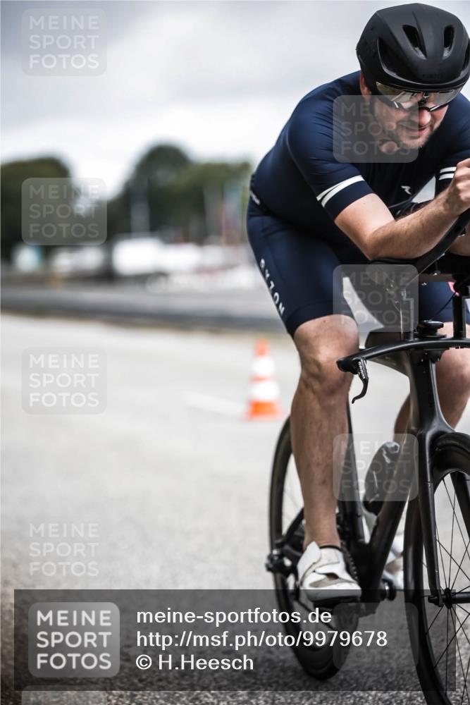 16.08.2026 - KN Förde Triathlon 2026 H.Heesch http://msf.ph/oto/9979678 16.08.2026 11:36:23 Radfahren 334, 409 meine-sportfotos.de