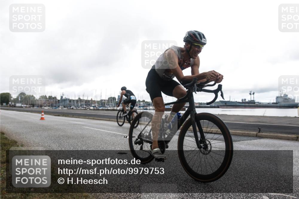 16.08.2026 - KN Förde Triathlon 2026 H.Heesch http://msf.ph/oto/9979753 16.08.2026 11:15:20 Radfahren 341, 355, 359, 367, 374, 378, 407 meine-sportfotos.de