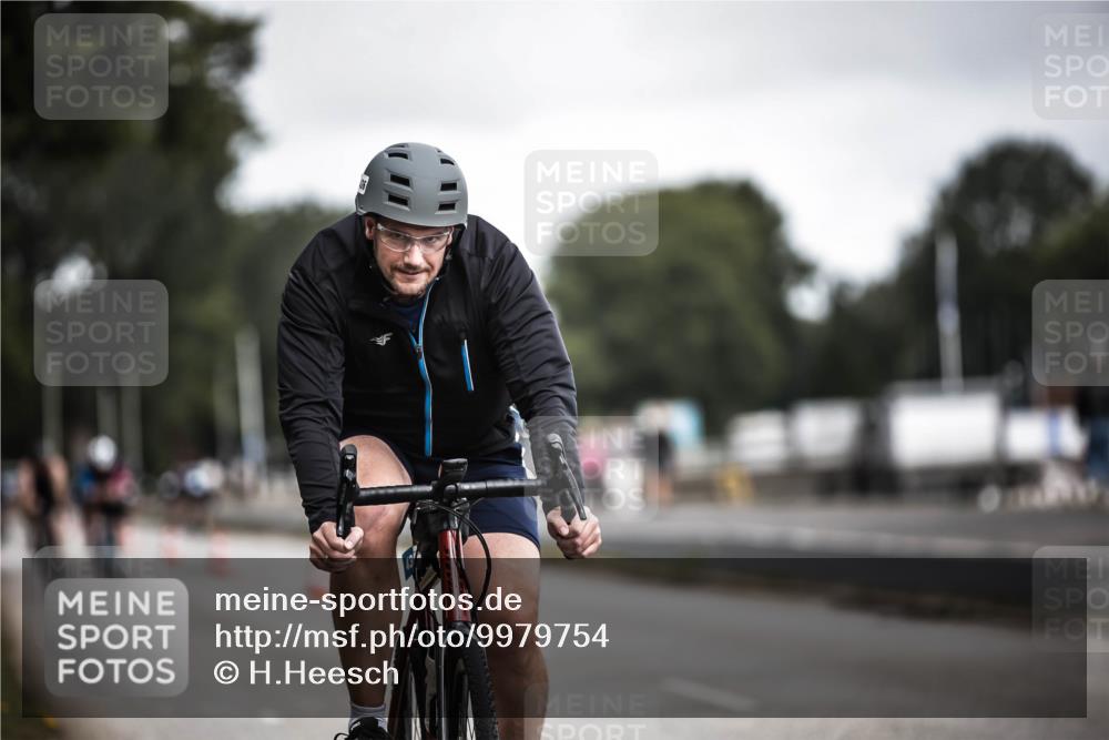 16.08.2026 - KN Förde Triathlon 2026 H.Heesch http://msf.ph/oto/9979754 16.08.2026 11:36:50 Radfahren 429, 436 meine-sportfotos.de