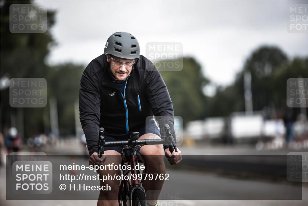 16.08.2026 - KN Förde Triathlon 2026 H.Heesch http://msf.ph/oto/9979762 16.08.2026 11:36:51 Radfahren 429, 436 meine-sportfotos.de