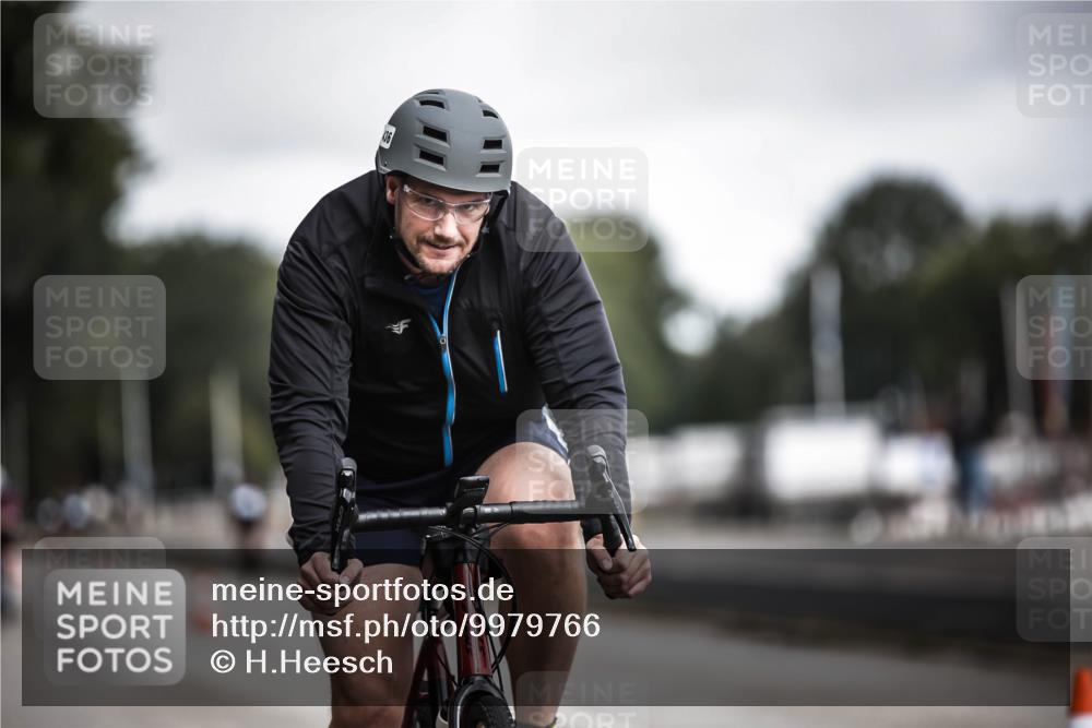16.08.2026 - KN Förde Triathlon 2026 H.Heesch http://msf.ph/oto/9979766 16.08.2026 11:36:51 Radfahren 429, 436 meine-sportfotos.de