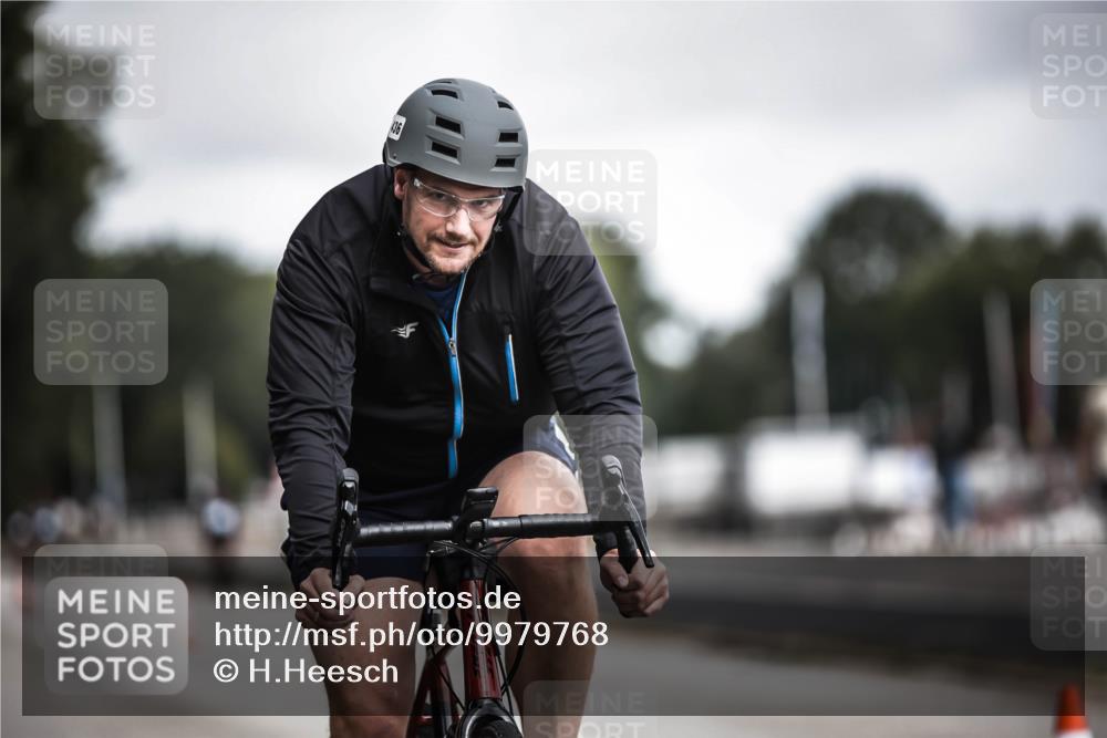 16.08.2026 - KN Förde Triathlon 2026 H.Heesch http://msf.ph/oto/9979768 16.08.2026 11:36:51 Radfahren 429, 436 meine-sportfotos.de