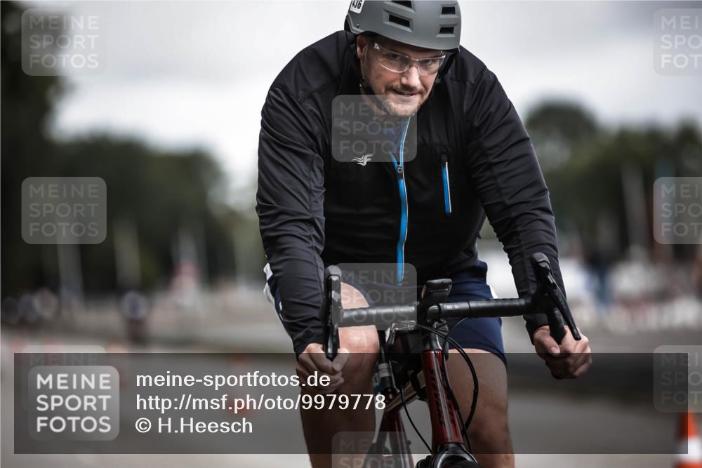 16.08.2026 - KN Förde Triathlon 2026 H.Heesch http://msf.ph/oto/9979778 16.08.2026 11:36:51 Radfahren 429, 436 meine-sportfotos.de