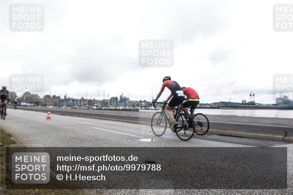 16.08.2026 - KN Förde Triathlon 2026 H.Heesch http://msf.ph/oto/9979788 16.08.2026 11:16:28 Radfahren 354, 360, 406, 413, 801 meine-sportfotos.de