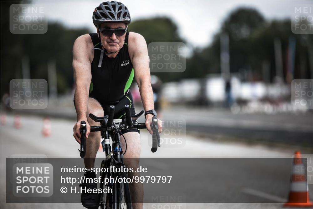 16.08.2026 - KN Förde Triathlon 2026 H.Heesch http://msf.ph/oto/9979797 16.08.2026 11:36:58 Radfahren 375, 422 meine-sportfotos.de