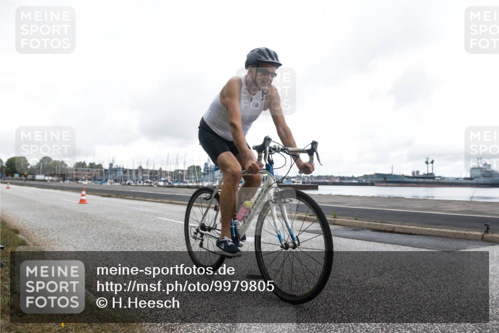 16.08.2026 - KN Förde Triathlon 2026 H.Heesch http://msf.ph/oto/9979805 16.08.2026 11:16:57 Radfahren 328, 346, 350, 381, 402, 437 meine-sportfotos.de