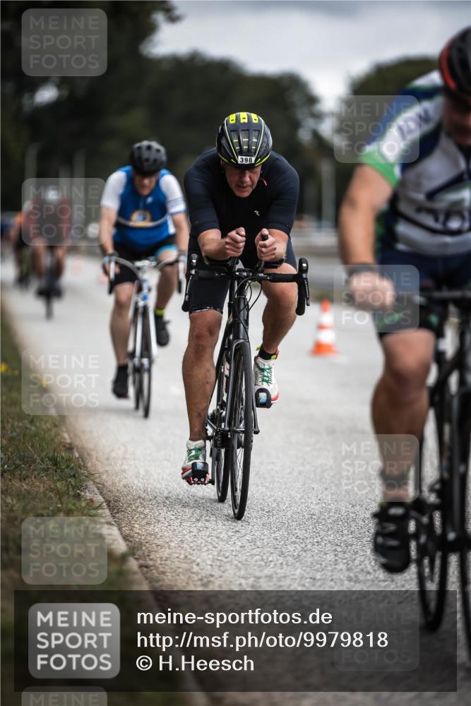 16.08.2026 - KN Förde Triathlon 2026 H.Heesch http://msf.ph/oto/9979818 16.08.2026 11:37:03 Radfahren 370, 398, 404, 407, 415 meine-sportfotos.de