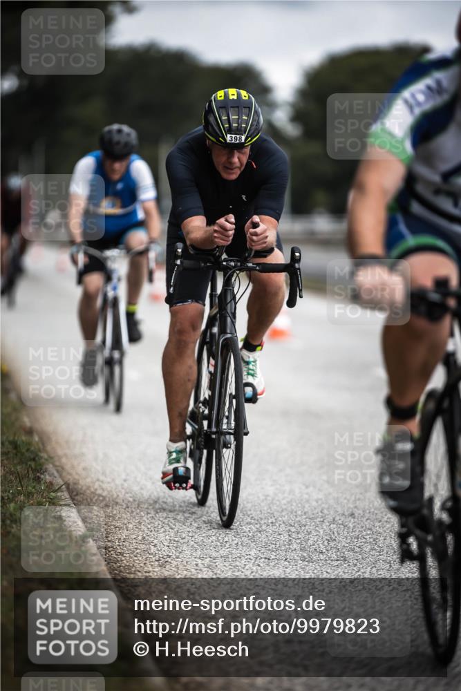 16.08.2026 - KN Förde Triathlon 2026 H.Heesch http://msf.ph/oto/9979823 16.08.2026 11:37:03 Radfahren 370, 398, 404, 407, 415 meine-sportfotos.de