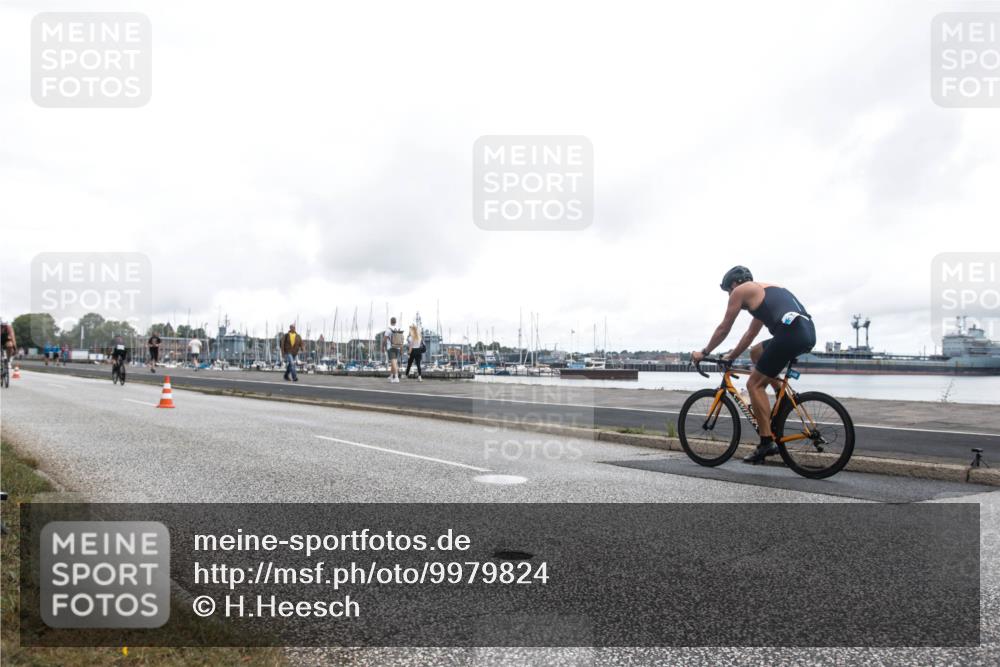 16.08.2026 - KN Förde Triathlon 2026 H.Heesch http://msf.ph/oto/9979824 16.08.2026 11:17:32 Radfahren 322, 358, 359, 382, 417, 432, 435, 804 meine-sportfotos.de