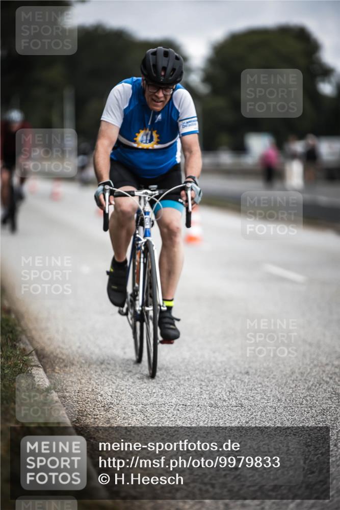 16.08.2026 - KN Förde Triathlon 2026 H.Heesch http://msf.ph/oto/9979833 16.08.2026 11:37:04 Radfahren 370, 398, 404, 407, 415 meine-sportfotos.de