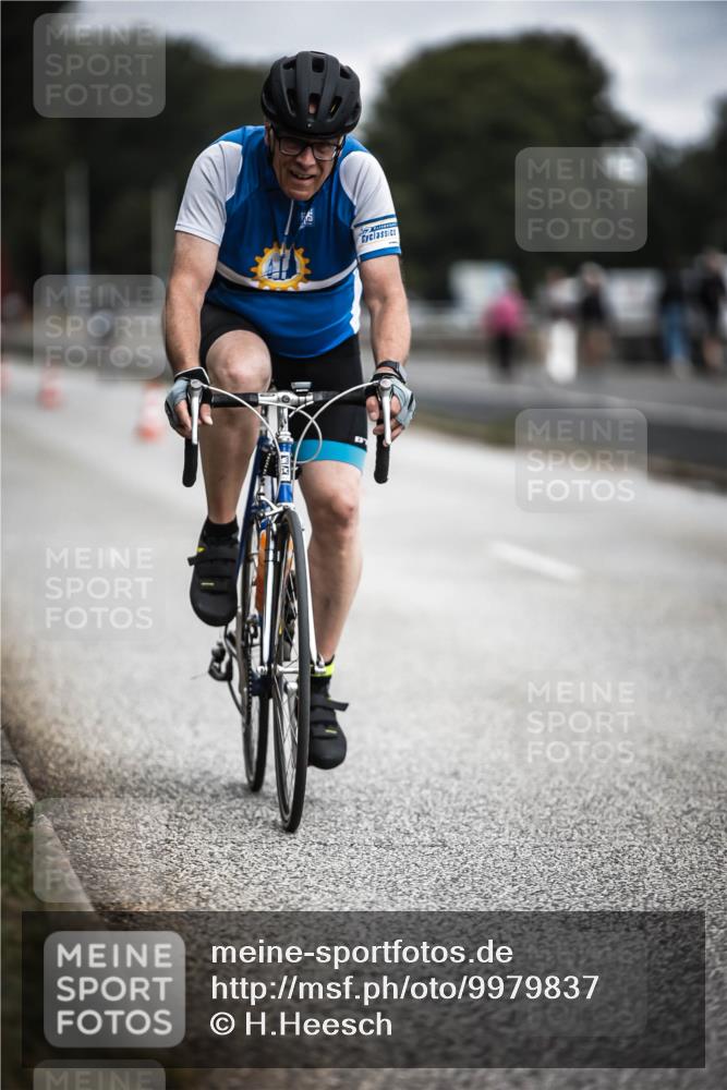 16.08.2026 - KN Förde Triathlon 2026 H.Heesch http://msf.ph/oto/9979837 16.08.2026 11:37:04 Radfahren 370, 398, 404, 407, 415 meine-sportfotos.de