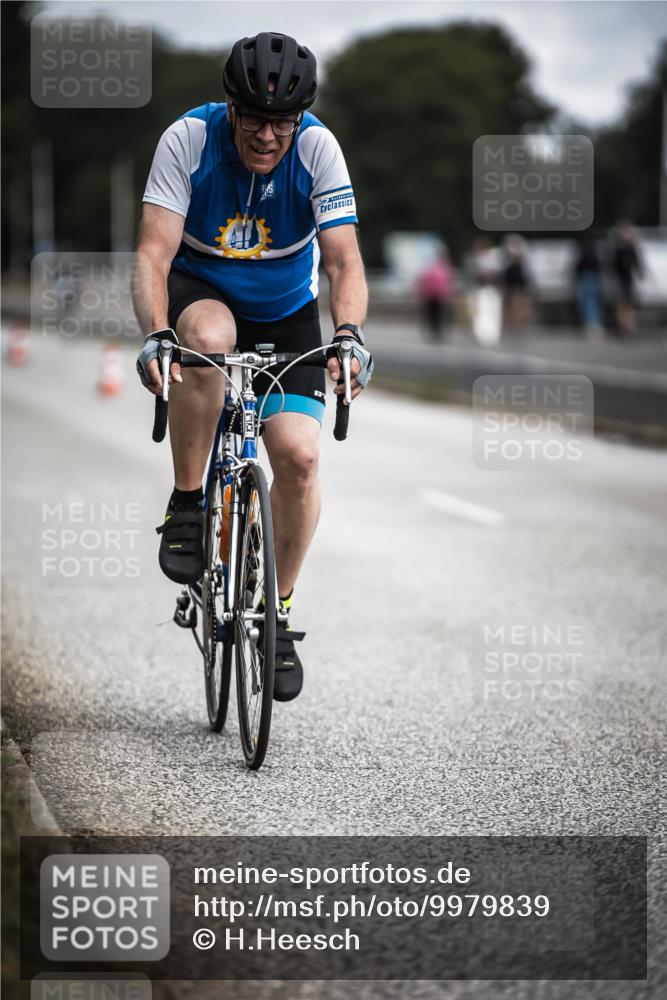 16.08.2026 - KN Förde Triathlon 2026 H.Heesch http://msf.ph/oto/9979839 16.08.2026 11:37:04 Radfahren 370, 398, 404, 407, 415 meine-sportfotos.de