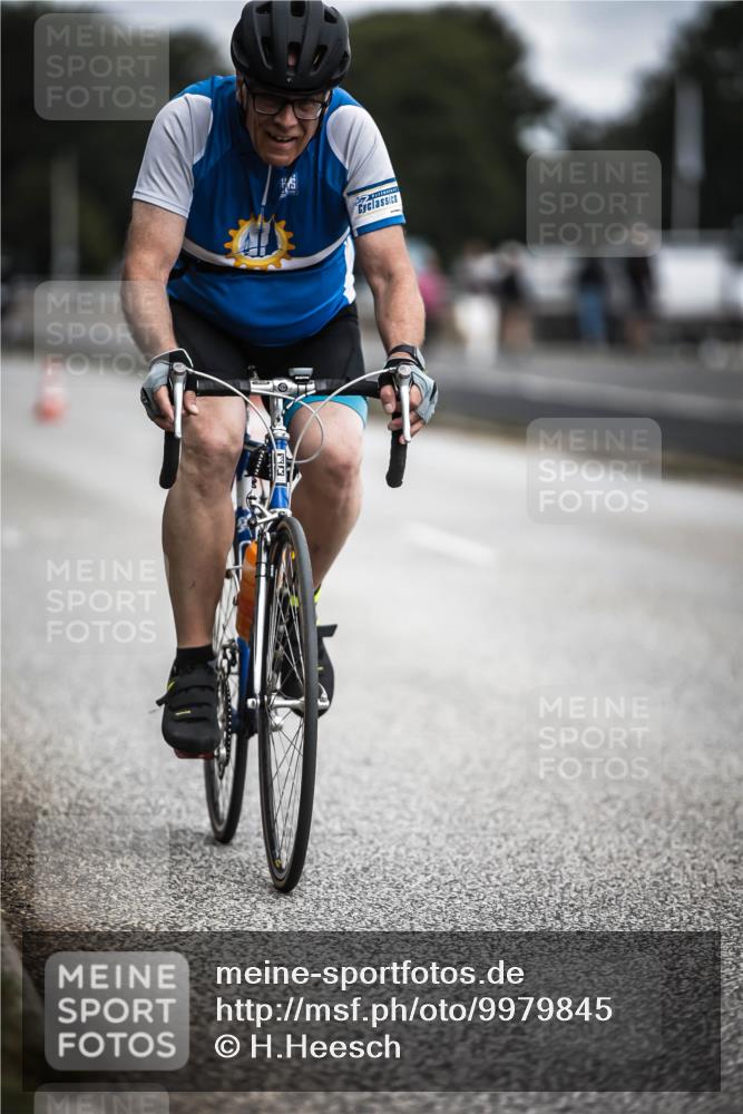 16.08.2026 - KN Förde Triathlon 2026 H.Heesch http://msf.ph/oto/9979845 16.08.2026 11:37:05 Radfahren 370, 398, 404, 407, 415 meine-sportfotos.de