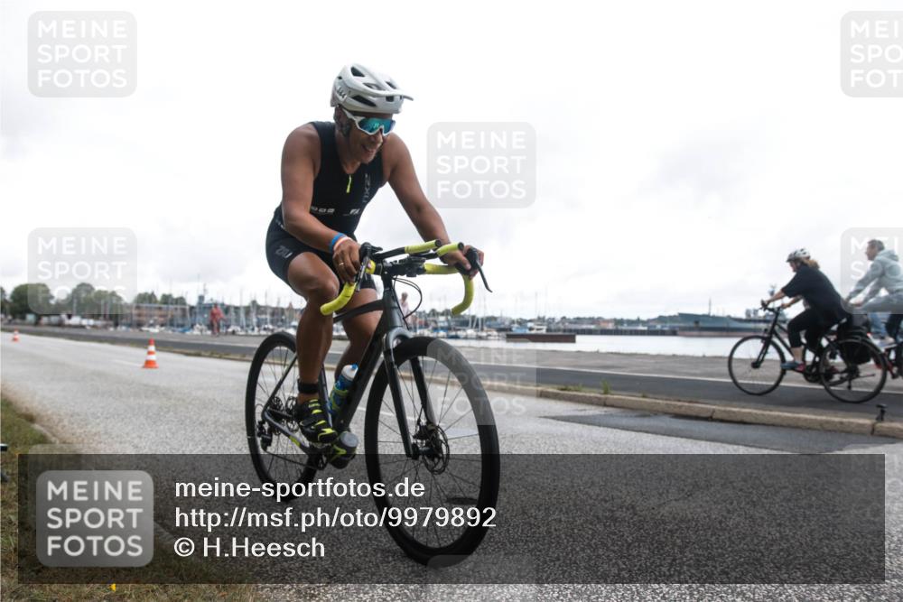 16.08.2026 - KN Förde Triathlon 2026 H.Heesch http://msf.ph/oto/9979892 16.08.2026 11:18:56 Radfahren 310, 312, 356, 384, 425 meine-sportfotos.de