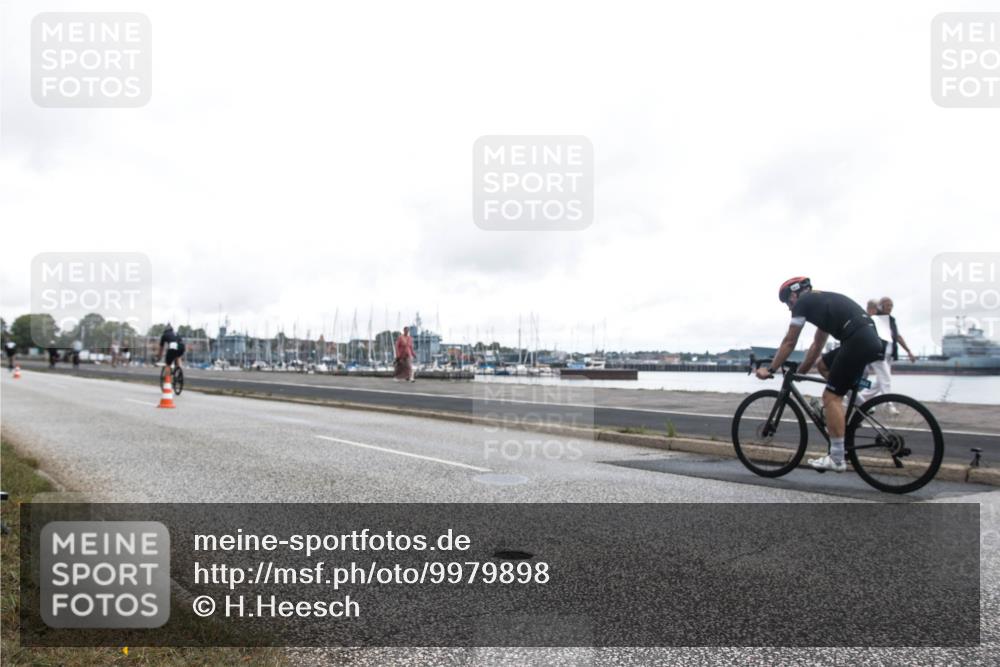 16.08.2026 - KN Förde Triathlon 2026 H.Heesch http://msf.ph/oto/9979898 16.08.2026 11:19:07 Radfahren 391, 428, 438 meine-sportfotos.de