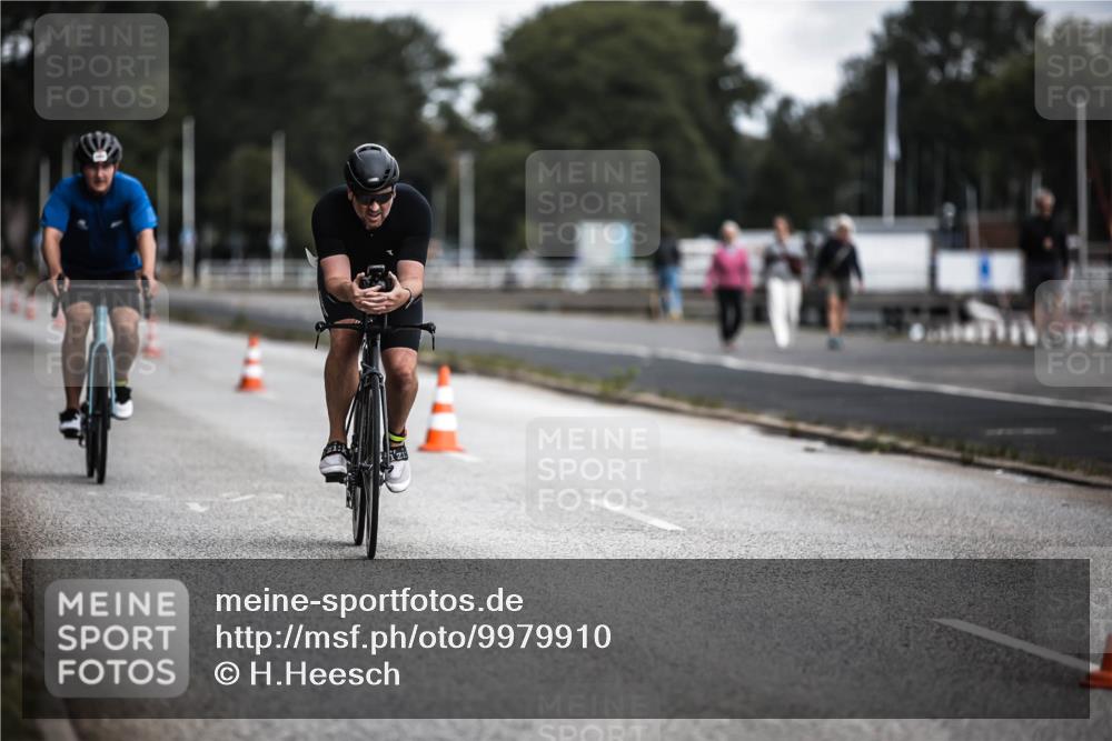 16.08.2026 - KN Förde Triathlon 2026 H.Heesch http://msf.ph/oto/9979910 16.08.2026 11:37:15 Radfahren 385, 402 meine-sportfotos.de
