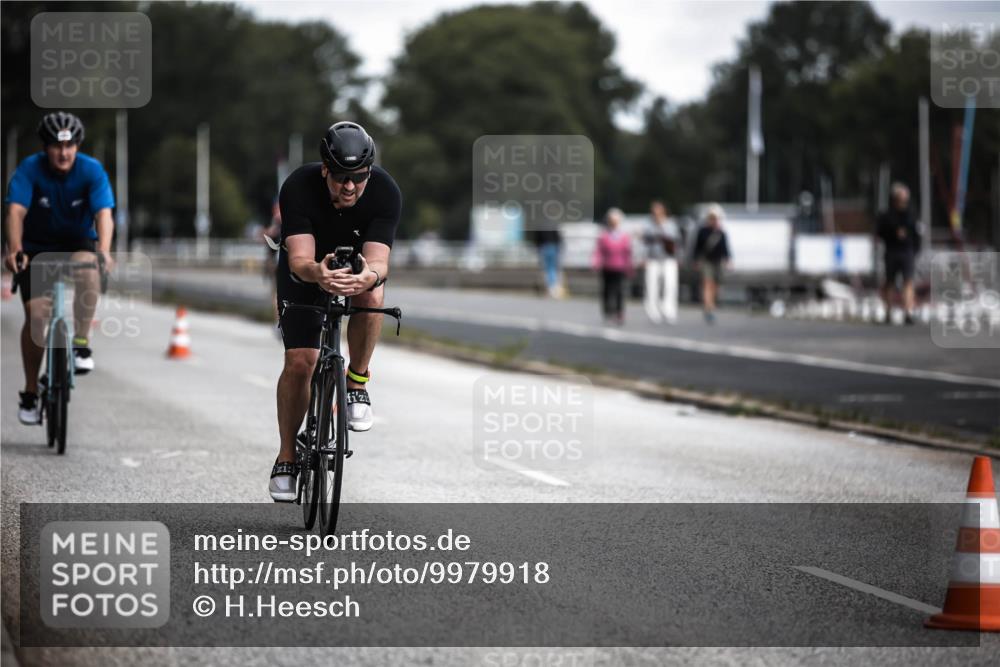 16.08.2026 - KN Förde Triathlon 2026 H.Heesch http://msf.ph/oto/9979918 16.08.2026 11:37:15 Radfahren 385, 402 meine-sportfotos.de