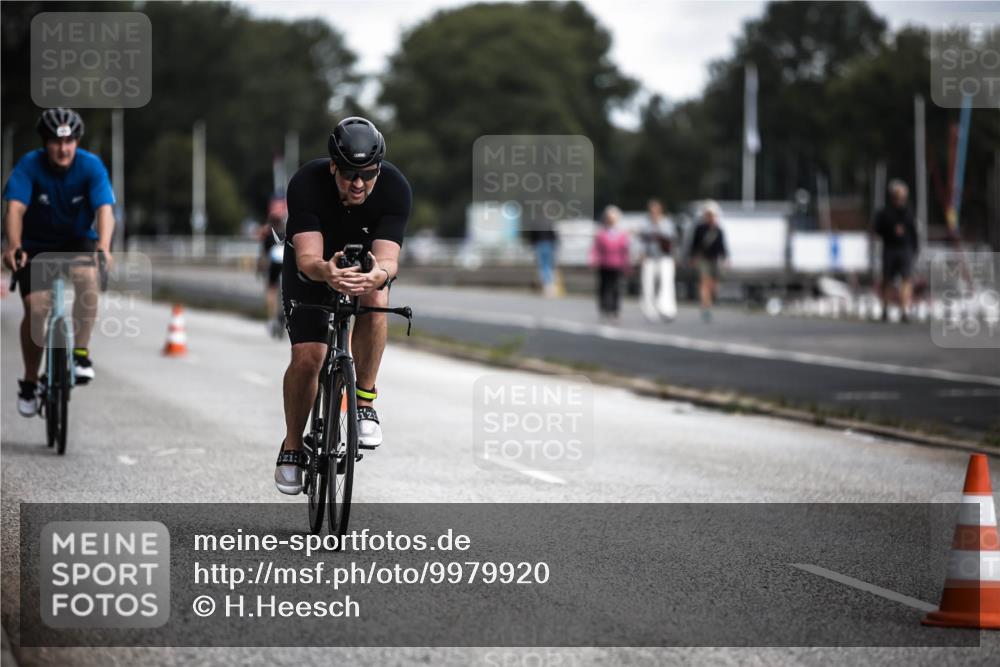 16.08.2026 - KN Förde Triathlon 2026 H.Heesch http://msf.ph/oto/9979920 16.08.2026 11:37:15 Radfahren 385, 402 meine-sportfotos.de