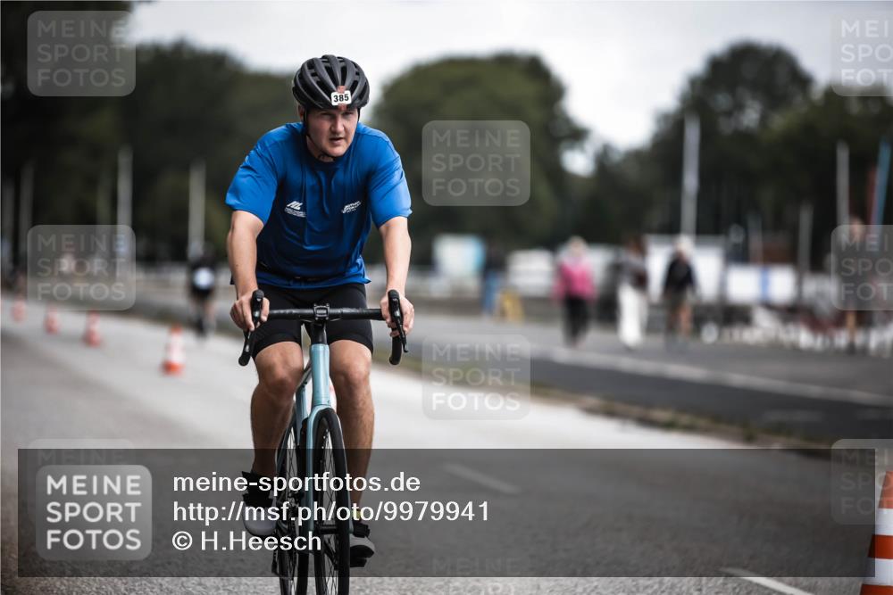 16.08.2026 - KN Förde Triathlon 2026 H.Heesch http://msf.ph/oto/9979941 16.08.2026 11:37:17 Radfahren 385 meine-sportfotos.de