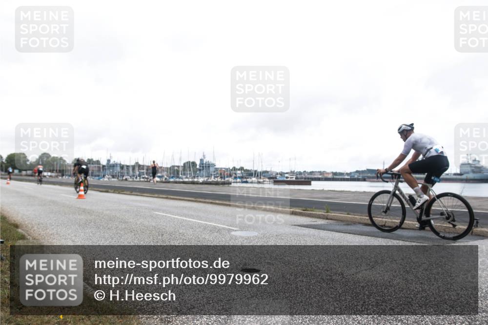 16.08.2026 - KN Förde Triathlon 2026 H.Heesch http://msf.ph/oto/9979962 16.08.2026 11:20:11 Radfahren 311, 325 meine-sportfotos.de