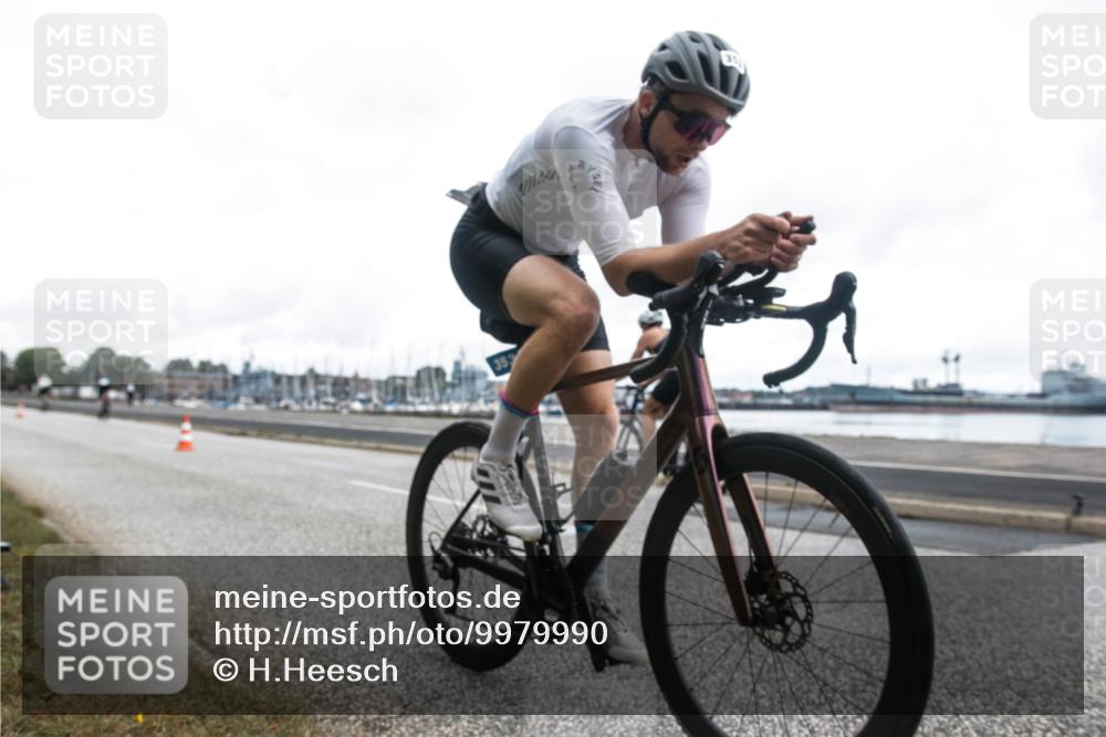 16.08.2026 - KN Förde Triathlon 2026 H.Heesch http://msf.ph/oto/9979990 16.08.2026 11:21:03 Radfahren 310, 316, 353, 379, 386, 392, 410, 411, 430 meine-sportfotos.de