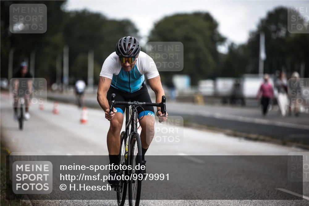 16.08.2026 - KN Förde Triathlon 2026 H.Heesch http://msf.ph/oto/9979991 16.08.2026 11:37:27 Radfahren 374, 413, 424 meine-sportfotos.de