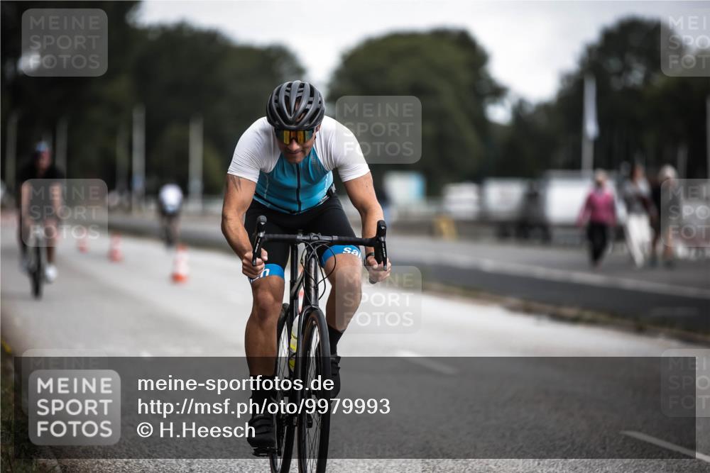 16.08.2026 - KN Förde Triathlon 2026 H.Heesch http://msf.ph/oto/9979993 16.08.2026 11:37:27 Radfahren 374, 413, 424 meine-sportfotos.de