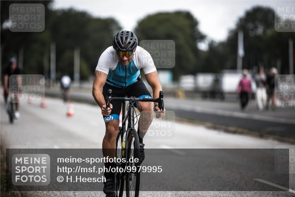 16.08.2026 - KN Förde Triathlon 2026 H.Heesch http://msf.ph/oto/9979995 16.08.2026 11:37:27 Radfahren 374, 413, 424 meine-sportfotos.de