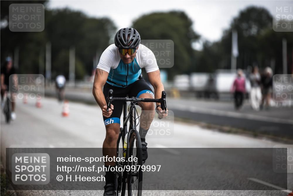 16.08.2026 - KN Förde Triathlon 2026 H.Heesch http://msf.ph/oto/9979997 16.08.2026 11:37:27 Radfahren 374, 413, 424 meine-sportfotos.de