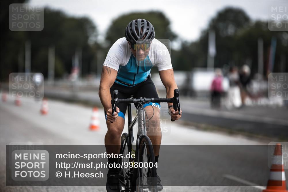 16.08.2026 - KN Förde Triathlon 2026 H.Heesch http://msf.ph/oto/9980004 16.08.2026 11:37:27 Radfahren 374, 413, 424 meine-sportfotos.de