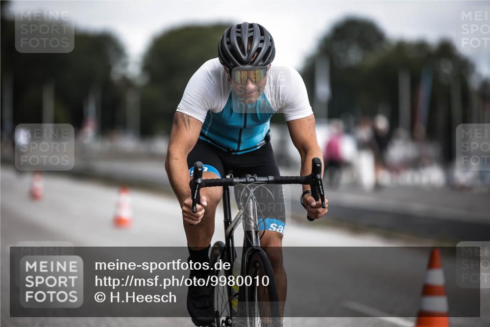 16.08.2026 - KN Förde Triathlon 2026 H.Heesch http://msf.ph/oto/9980010 16.08.2026 11:37:27 Radfahren 374, 413, 424 meine-sportfotos.de