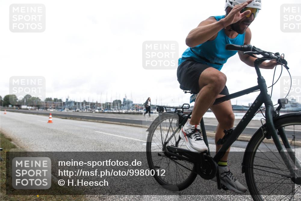 16.08.2026 - KN Förde Triathlon 2026 H.Heesch http://msf.ph/oto/9980012 16.08.2026 11:21:29 Radfahren 348, 394 meine-sportfotos.de