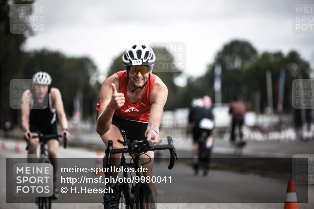 16.08.2026 - KN Förde Triathlon 2026 H.Heesch http://msf.ph/oto/9980041 16.08.2026 11:37:50 Radfahren  meine-sportfotos.de
