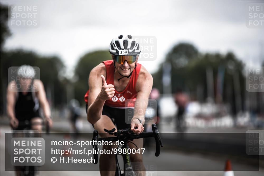 16.08.2026 - KN Förde Triathlon 2026 H.Heesch http://msf.ph/oto/9980047 16.08.2026 11:37:50 Radfahren  meine-sportfotos.de