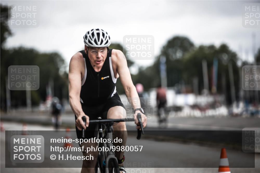 16.08.2026 - KN Förde Triathlon 2026 H.Heesch http://msf.ph/oto/9980057 16.08.2026 11:37:51 Radfahren  meine-sportfotos.de