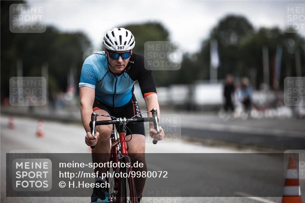 16.08.2026 - KN Förde Triathlon 2026 H.Heesch http://msf.ph/oto/9980072 16.08.2026 11:43:25 Radfahren  meine-sportfotos.de