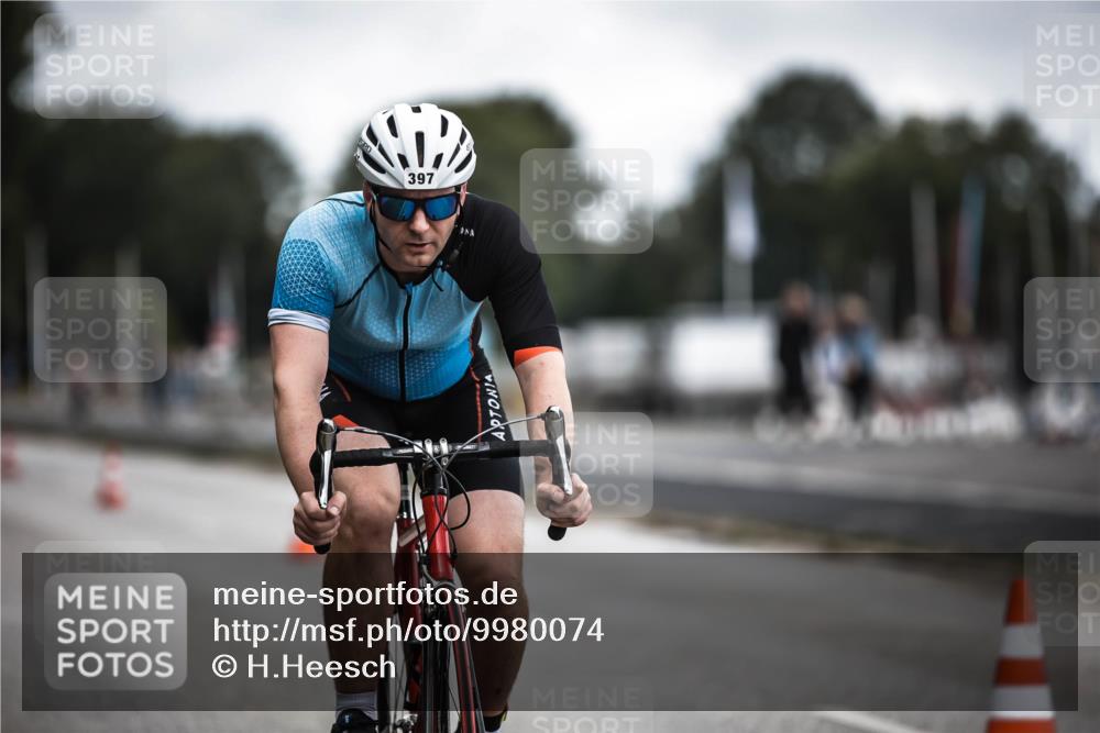 16.08.2026 - KN Förde Triathlon 2026 H.Heesch http://msf.ph/oto/9980074 16.08.2026 11:43:25 Radfahren  meine-sportfotos.de