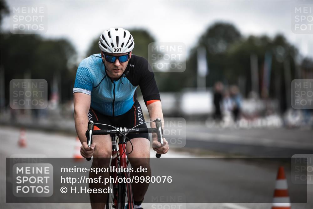16.08.2026 - KN Förde Triathlon 2026 H.Heesch http://msf.ph/oto/9980076 16.08.2026 11:43:25 Radfahren  meine-sportfotos.de