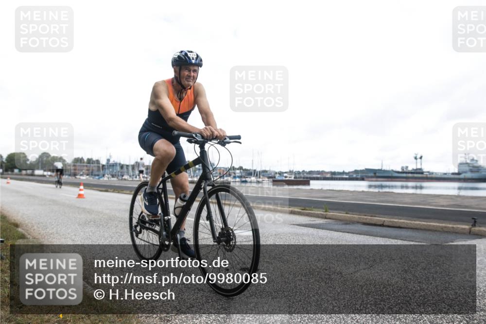 16.08.2026 - KN Förde Triathlon 2026 H.Heesch http://msf.ph/oto/9980085 16.08.2026 11:22:59 Radfahren 357, 388, 439 meine-sportfotos.de