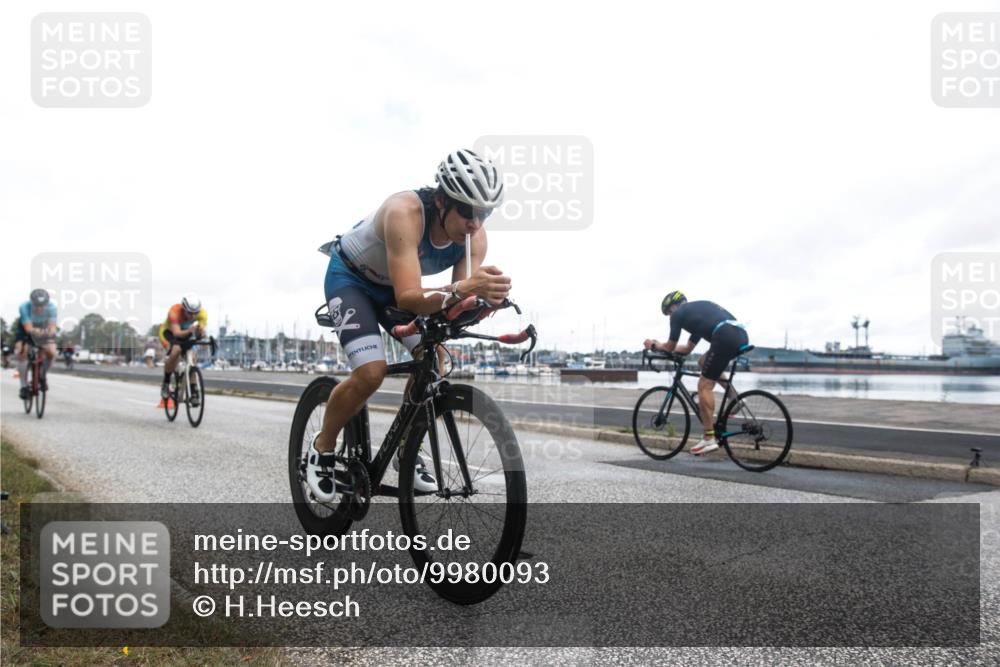 16.08.2026 - KN Förde Triathlon 2026 H.Heesch http://msf.ph/oto/9980093 16.08.2026 11:23:17 Radfahren 386, 403, 411, 430 meine-sportfotos.de