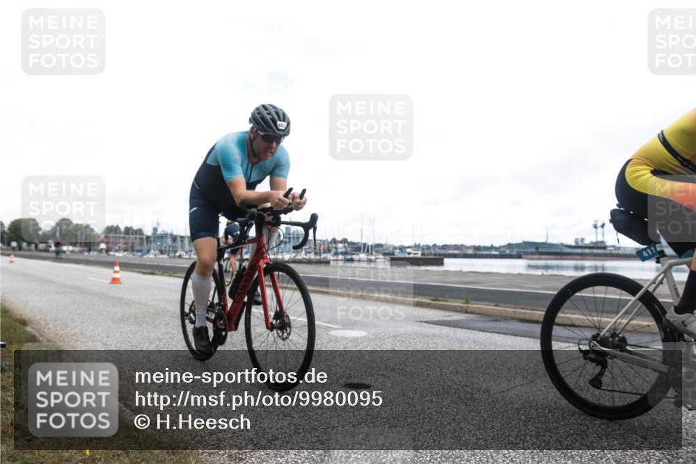 16.08.2026 - KN Förde Triathlon 2026 H.Heesch http://msf.ph/oto/9980095 16.08.2026 11:23:18 Radfahren 386, 403, 411, 430 meine-sportfotos.de